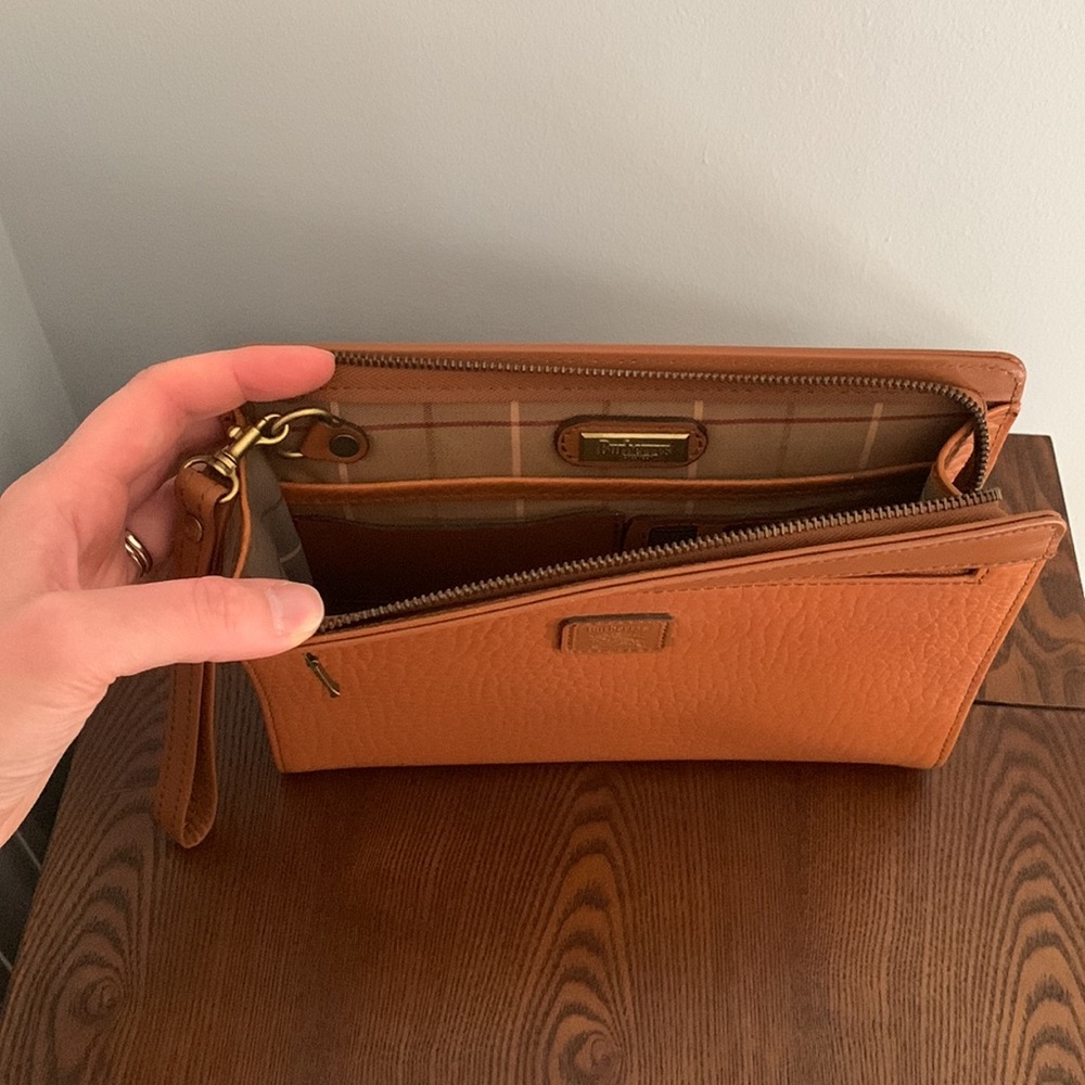 Burberry’s Vintage Clutch - Picture 7 of 8